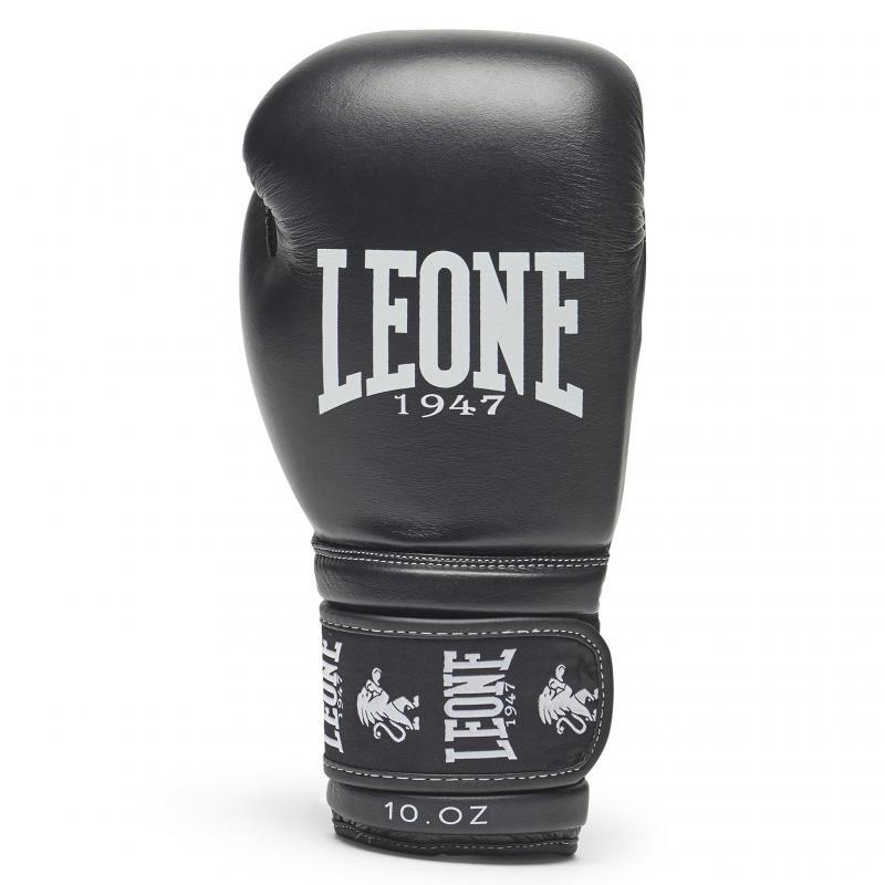 Gants de boxe Ambassador noir gn207 de Leone 1947 sur ring et tatami .com