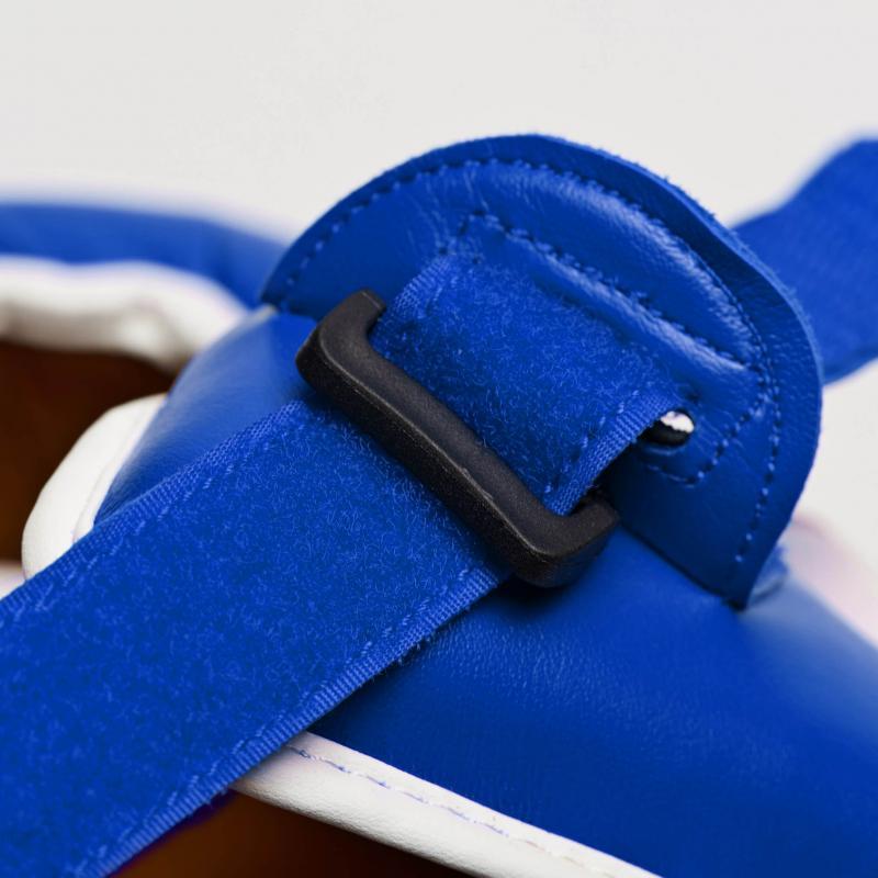 casque de boxe de combat noir, bleu ou rouge de leone 1947 cs410 serrage velcro sur ring et tatami ring-tatami